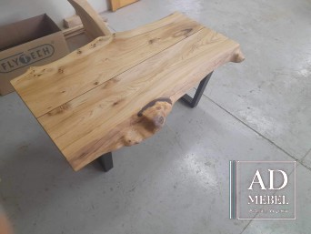 Stolik kawowy z wiązu